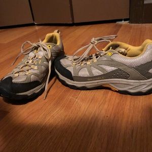 Merrell Shoes - Merrelle hiking shoes/tennis shoes Merrell Shoes - Merrelle hiking shoes/tennis shoes